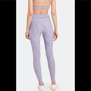 NWT onzie Lavender textured leggings SM